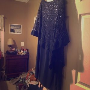 Size 16 mother of brides dress worn for 4 hours